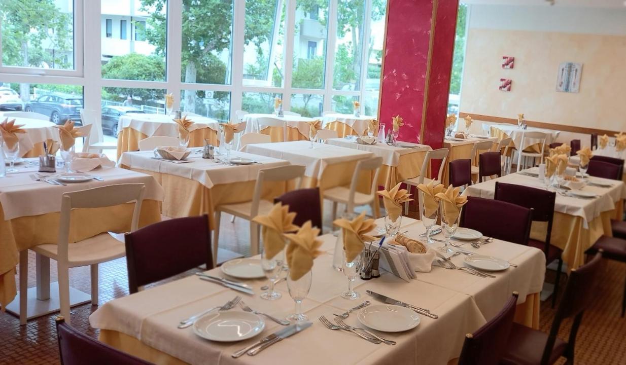 Hotel Bologna Misano Adriatico Dış mekan fotoğraf